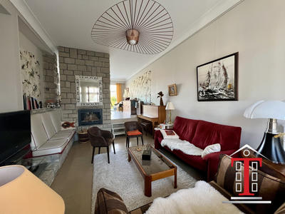 Maison - 180 m² - 7 pièces