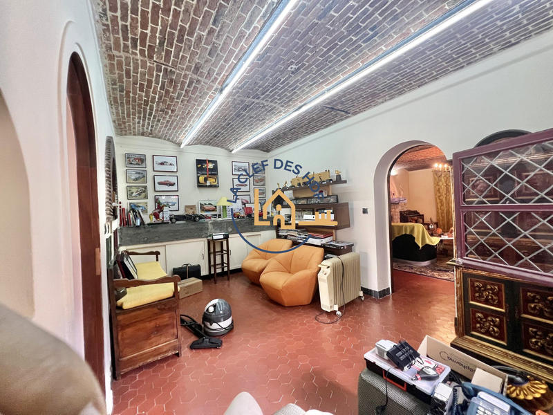 Maison - 212 m² - 5 pièces