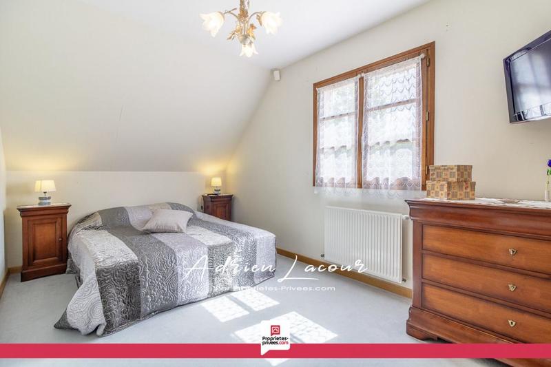 Maison - 242 m² - 10 pièces