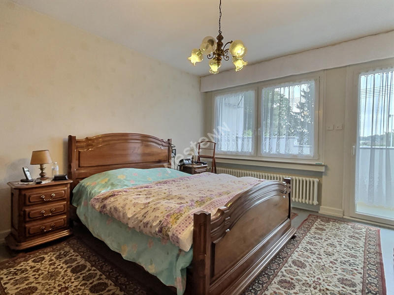 Maison - 187 m² - 8 pièces