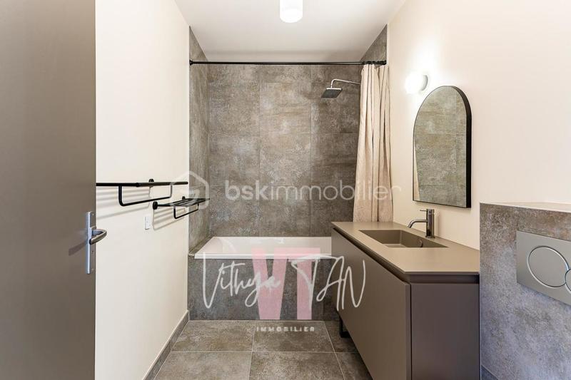 Villa - 368 m² - 10 pièces