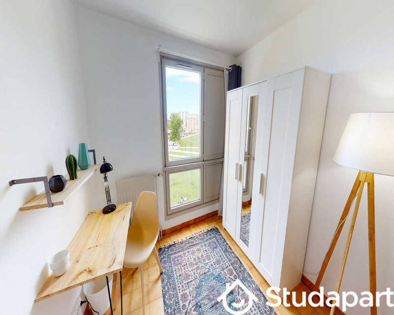 Chambre - 90 m² - 1 pièce