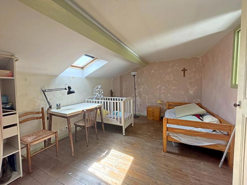 Maison - 250 m² - 8 pièces