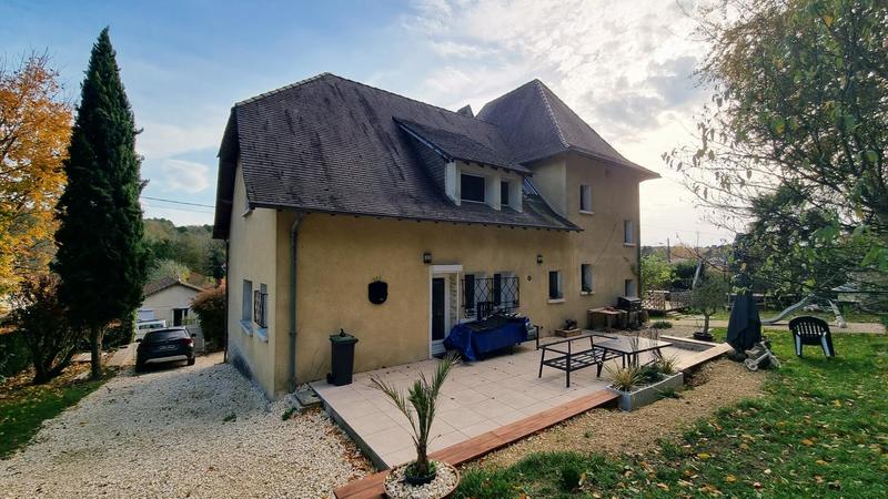 Maison - 186 m² - 6 pièces