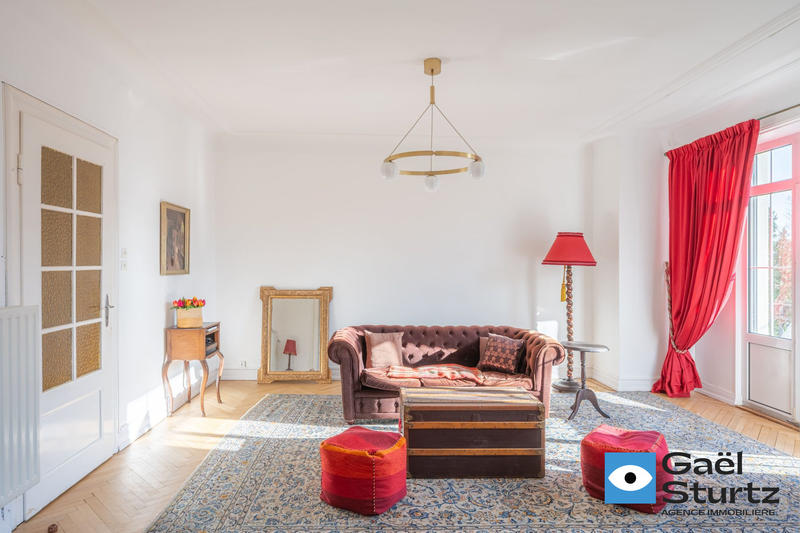 Maison - 300 m² - 11 pièces