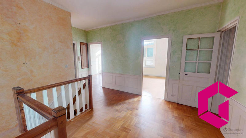 Maison - 217 m² - 9 pièces