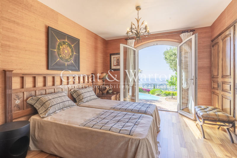 Villa - 240 m² - 7 pièces