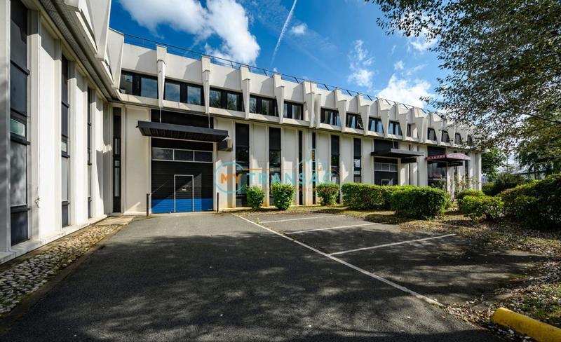 Local d'activités - 210 m²