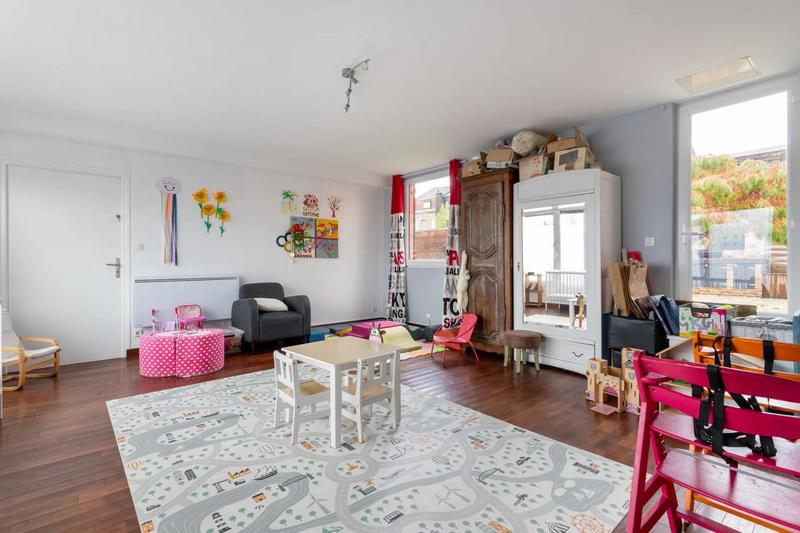 Maison - 229 m² - 8 pièces
