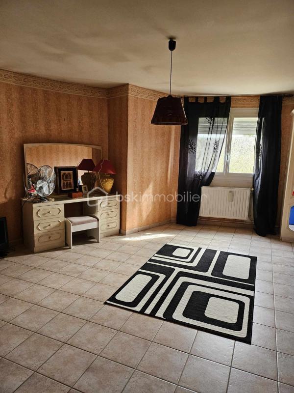 Maison traditionnelle - 236 m² - 14 pièces