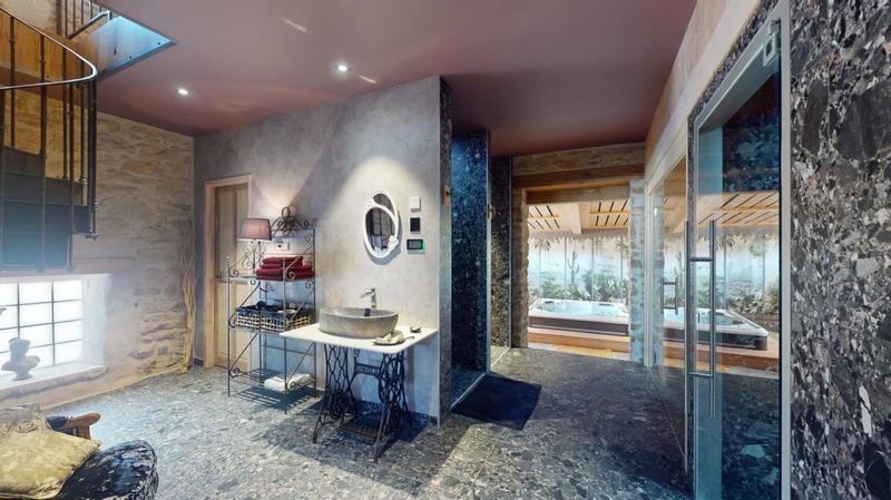 Maison - 1 290 m² - 25 pièces