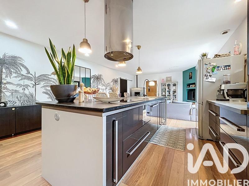 Maison - 270 m² - 9 pièces