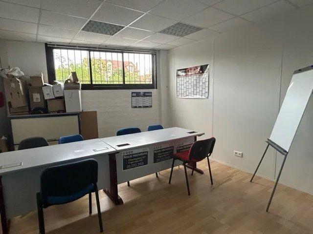 Bureau - 207 m² - 7 pièces