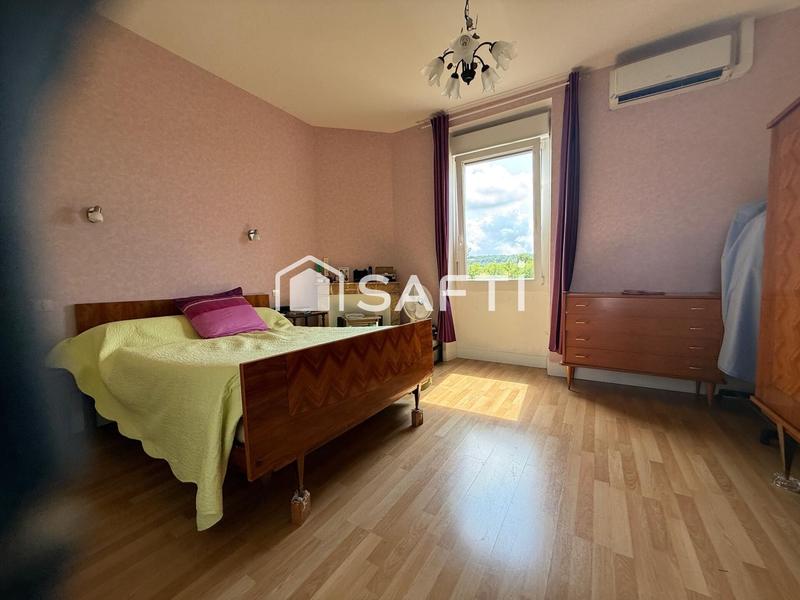 Maison - 205 m² - 9 pièces