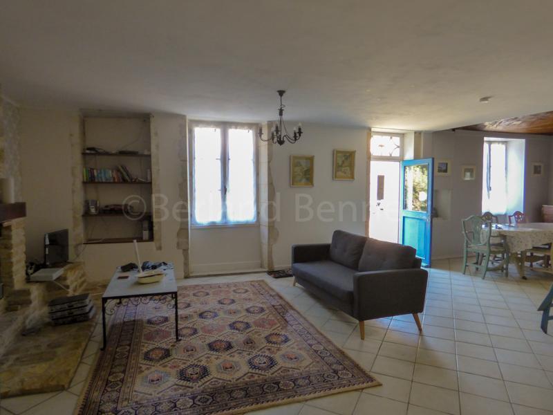 Maison - 300 m² - 16 pièces