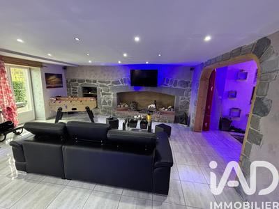 Maison - 197 m² - 8 pièces