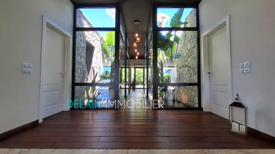 Maison - 257 m² - 5 pièces