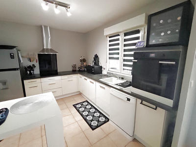 Maison - 90 m² - 4 pièces