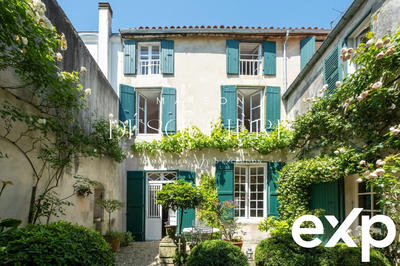 Maison - 300 m² - 7 pièces