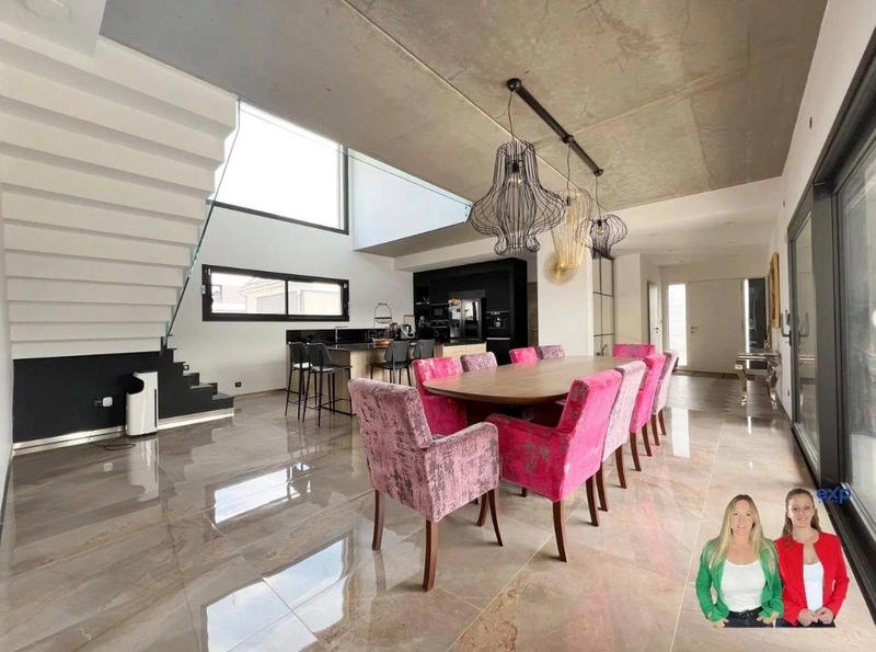 Maison - 234 m² - 7 pièces