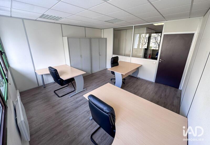 Bureau - 330 m²