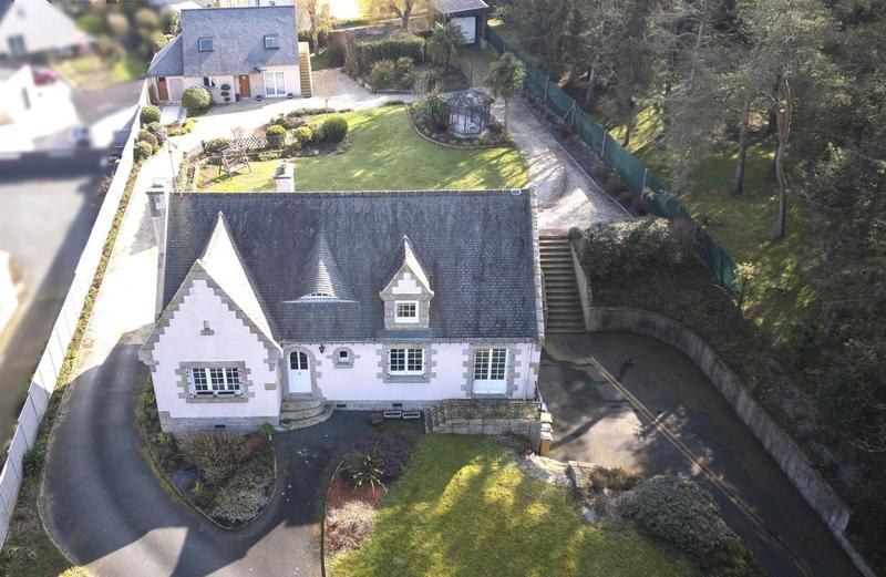 Maison - 269 m² - 8 pièces