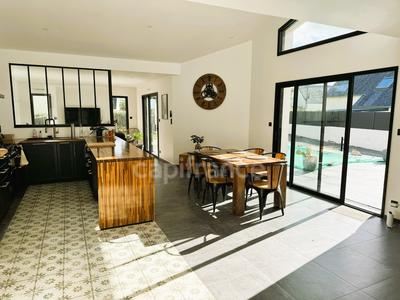 Maison - 152 m² - 5 pièces