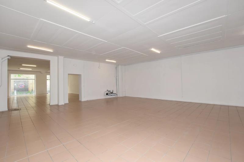 Local commercial - 192 m² - 4 pièces