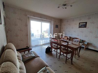 Maison - 90 m² - 5 pièces