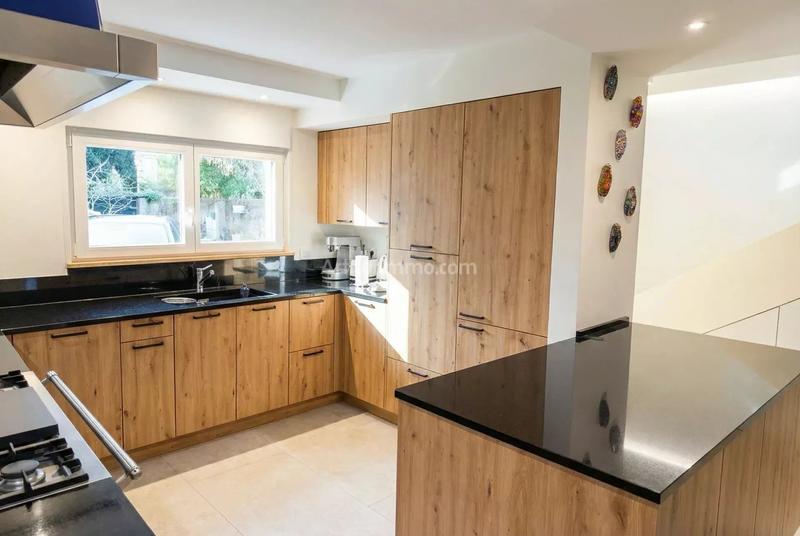 Maison - 140 m² - 5 pièces