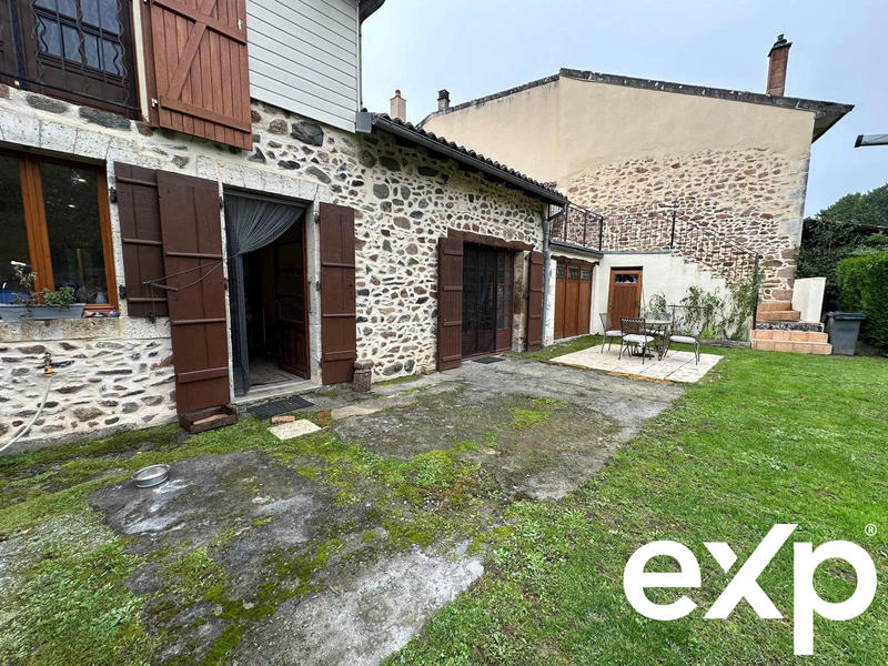 Maison - 239 m² - 8 pièces