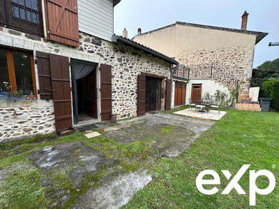 Maison - 239 m² - 8 pièces