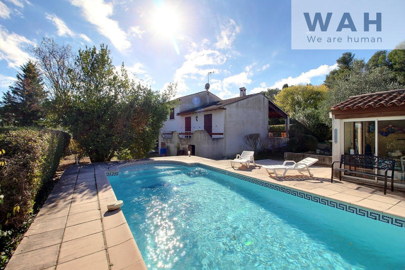 Maison - 99 m² - 4 pièces