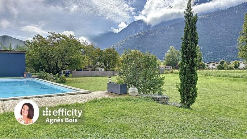 Maison - 200 m² - 2 pièces