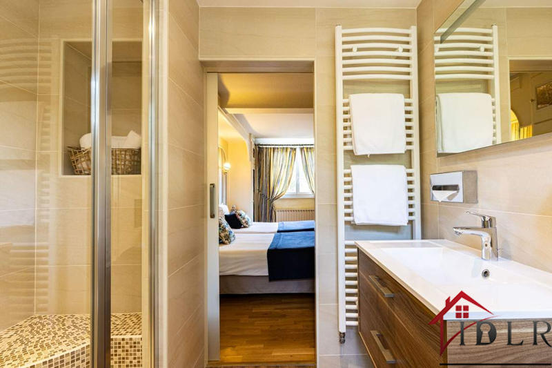 Propriété - 460 m² - 16 pièces