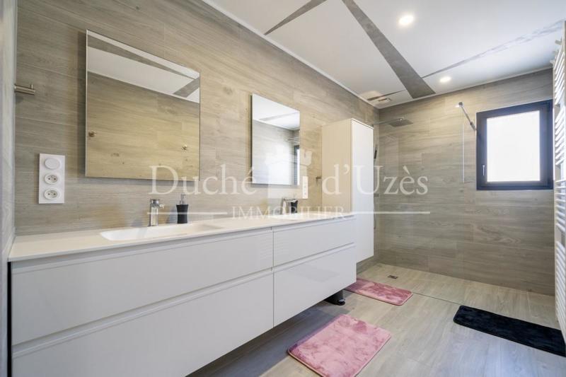 Villa - 300 m² - 9 pièces