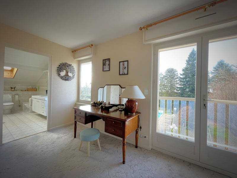 Propriété - 300 m² - 13 pièces