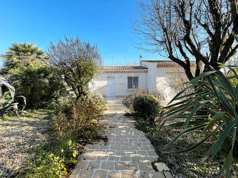 Maison - 207 m² - 8 pièces