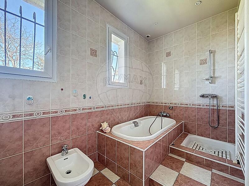 Maison - 174 m² - 6 pièces