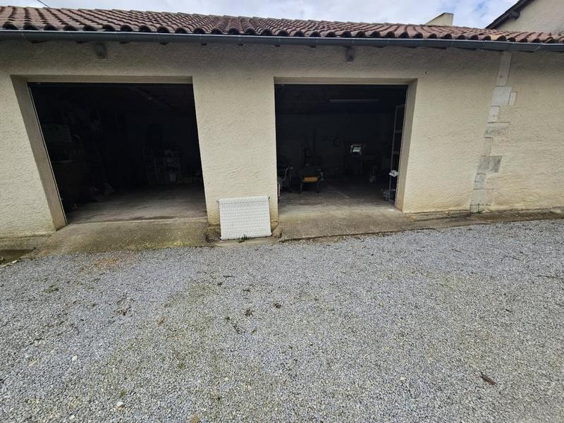 Maison - 247 m² - 8 pièces