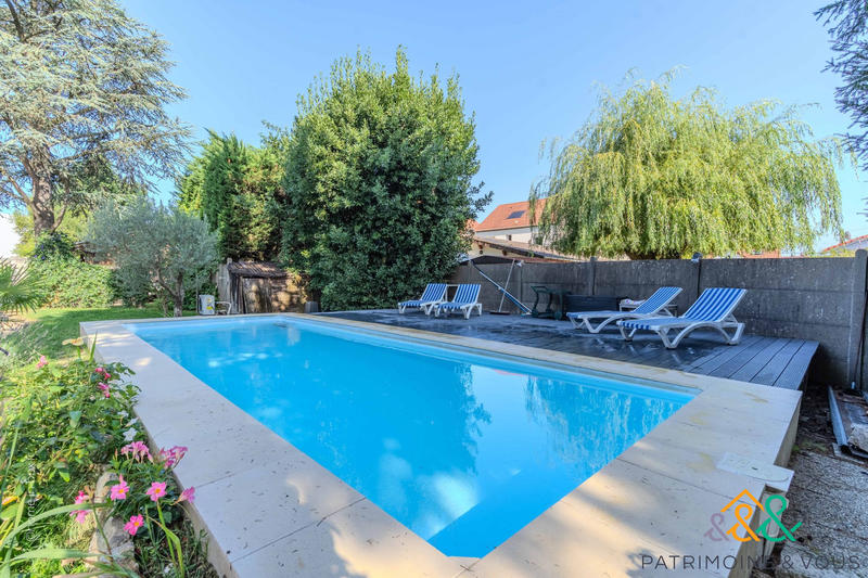 Maison traditionnelle - 150 m² - 7 pièces