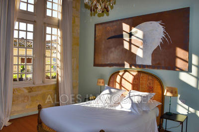 Maison - 742 m² - 16 pièces