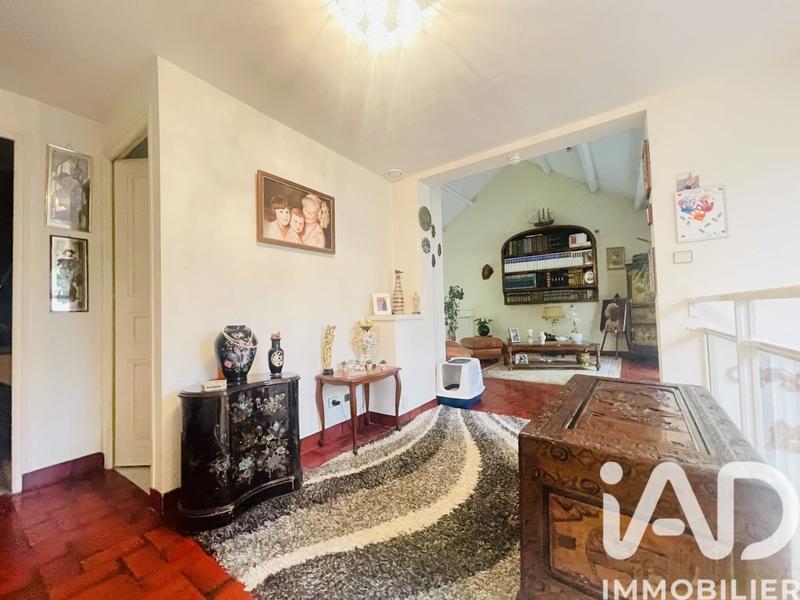 Maison - 180 m² - 8 pièces