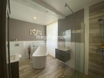 Maison en pierre - 288 m² - 8 pièces