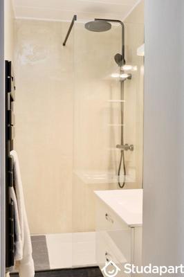 Chambre - 9 m² - 1 pièce