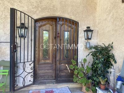 Maison - 330 m² - 8 pièces