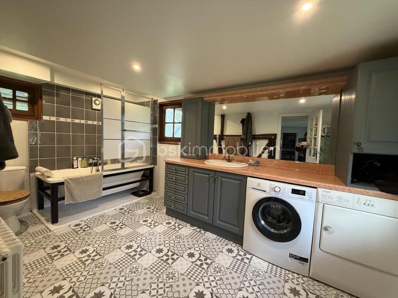 Propriété - 129 m² - 6 pièces