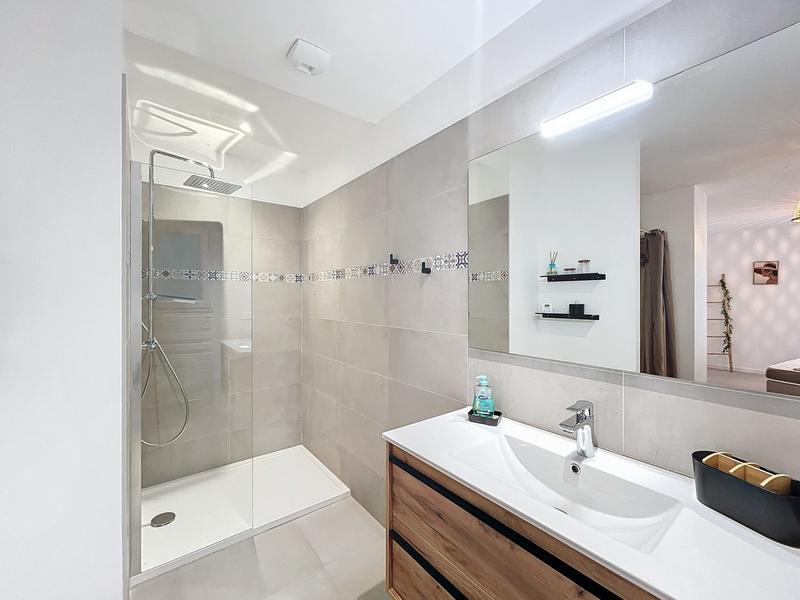 Appartement - 99 m² - 4 pièces