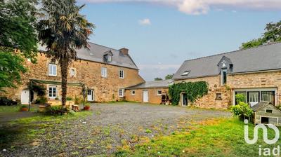 Maison - 315 m² - 19 pièces