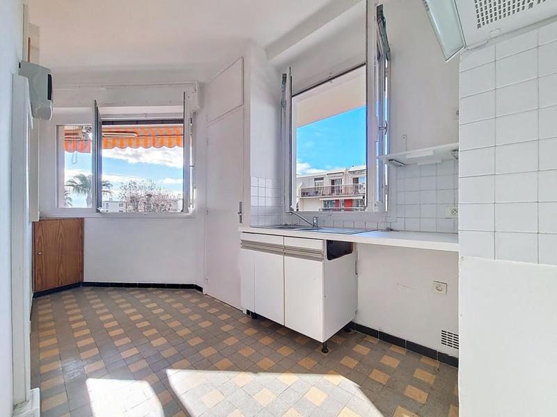 Studio - 30 m² - 1 pièce